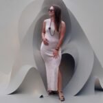 nerta rankomis suknele