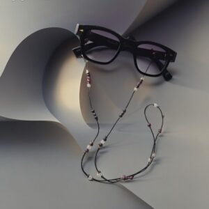 akiniu grandinele zadeitas raud