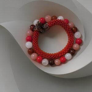 Apyrankė natūralių akmenukų raudona