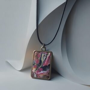 Polimerinio molio įrėmintas pakabukas