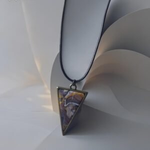 Polimerinio molio įrėmintas pakabukas