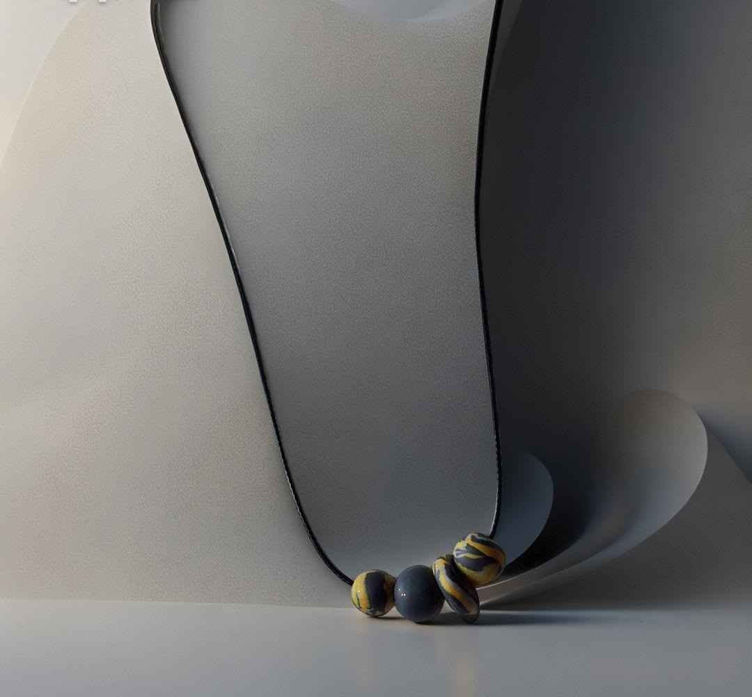 Polimerinio molio kamuoliukų pakabukas