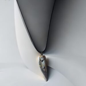 molis pakabukas iltis baltas