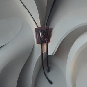 Odinis kaklo papuošalas kvadratas