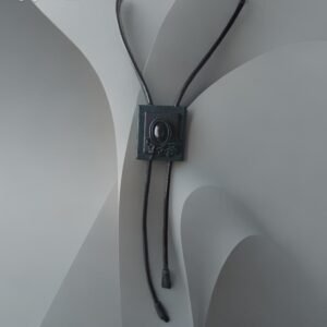 Odinis kaklo papuošalas kvadratas