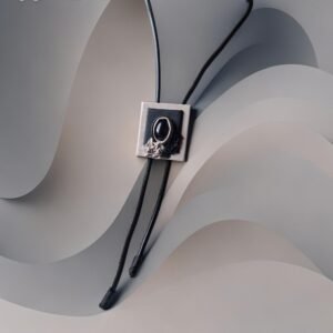 Odinis kaklo papuošalas kvadratas sviesus