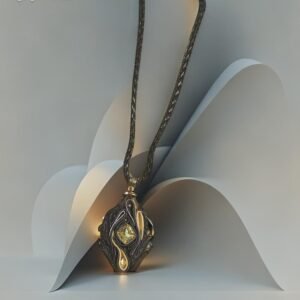 Trumpas odinis kaklo pakabukas